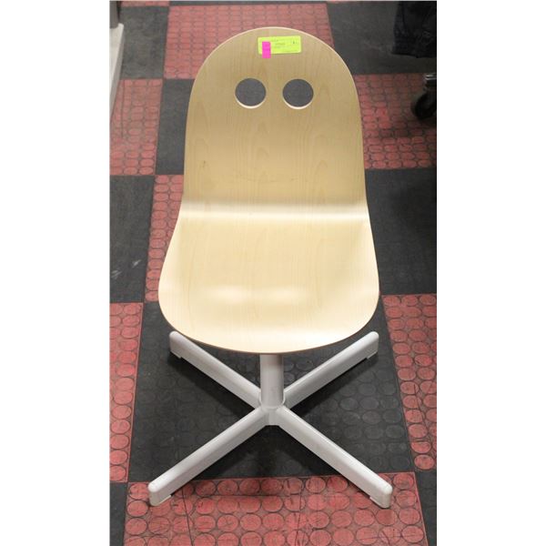 KIDS DESK CHAIR