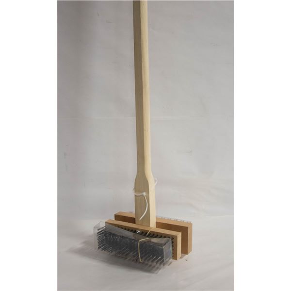 NEW 4FT TEXAS BRUSH DOUBLE HEAD GRILL BRUSH