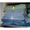 Image 1 : 4 MOVING BLANKETS