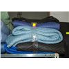 Image 1 : 4 MOVING BLANKETS