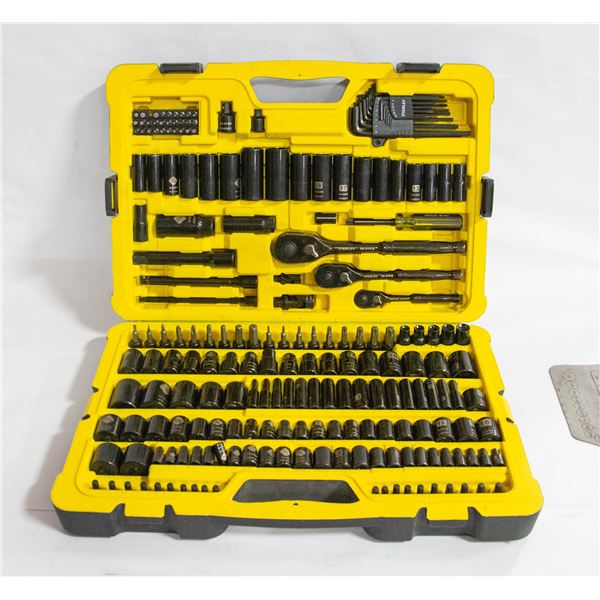 STANLEY PROFESSIONAL GRADE 229PC SOCKET SET