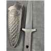 Image 8 : Assorted Knives & Sharpening Kit
