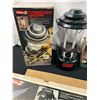 Image 2 : Coleman Lanterns & Coleman Stove