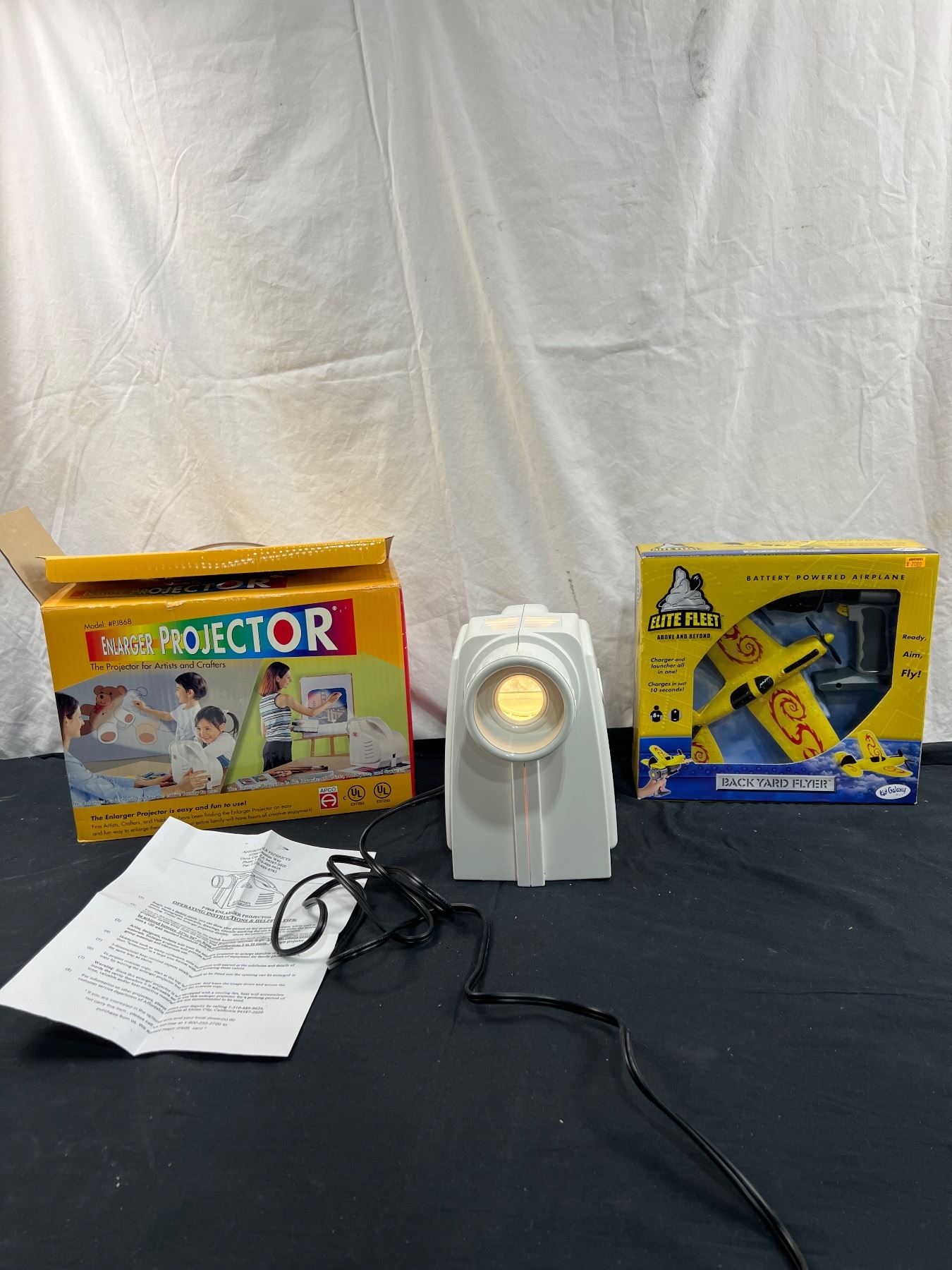 Apco Projector Apco Enlarger Projector & Elite Fleet Battery Powered Airplane ...