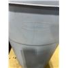 Image 2 : Rubbermaid, Gracious Living & Yard Gard Garbage Cans