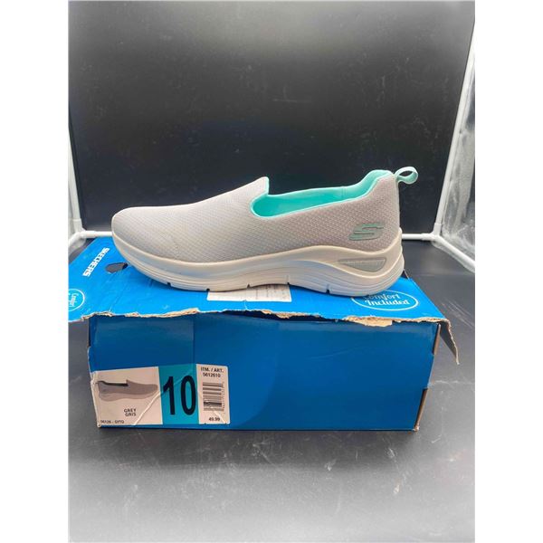 Sketchers Gray 10 woman