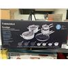 Image 2 : Henckels Paradigm Dual Performance Cookware Frying Pan Set