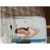 Image 2 : Sleep Innovations by FXI Memory Foam Bed Pillow