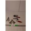 Image 1 : (3) Gun Lighters, (2) Mini Multitools & Knife