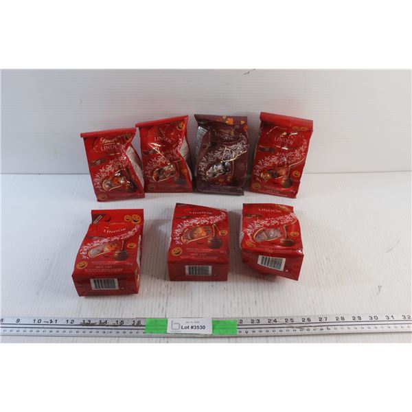 (7) Lindor Maple and Milk Flavour Candies - Expire 30/06/2025