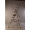 Image 2 : Two-Tier Folding Step Ladder 39" Tall x 19.5" Wide