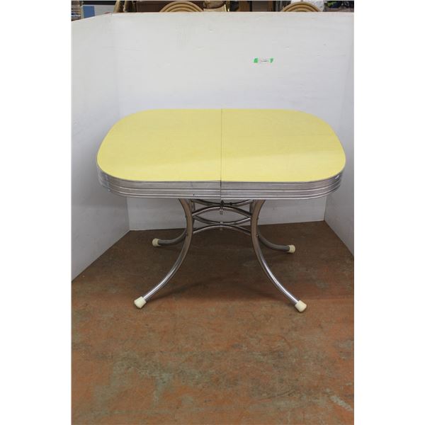 * Yellow Formica Kitchen Table w/ Leaf H30'' x L40'' x D30''