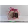 Image 1 : Valentine's Day Chocolate Basket - Sealed
