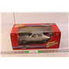 Image 1 : Johnny Lightning 1:18 1970 Grey Chevrolet Chevelle SS 454 Model Car