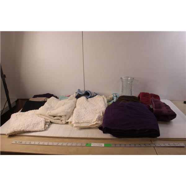 Glass Vase, Pillowcases, Sheet, Towels, Bathmats