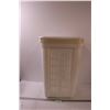 Image 1 : * White Plastic Laundry Hamper - 24"x 17" x 15"
