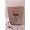 Image 4 : Mainstays Dehumidifier - 10" x 20" x 14" - Powers On
