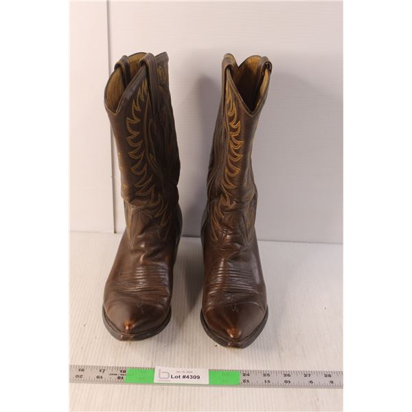 Men's Cowboy Boots- Size 9