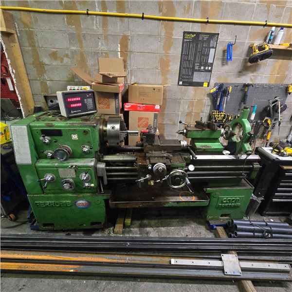 Ferro 18 Lathe       Working Condition please see video .    4.150 Spindle Bore