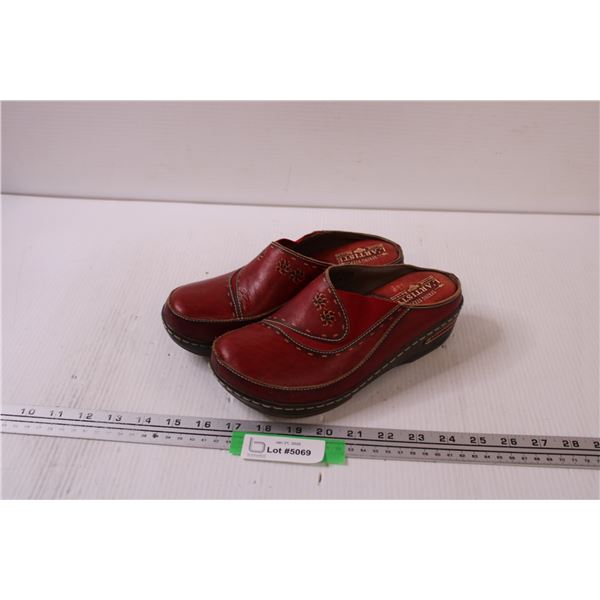 L'Artiste Women's Slide Sandals - Size 7.5