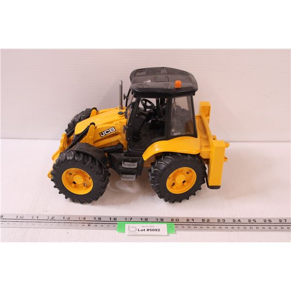 JCB Plastic Toy Tractor - 1:18 Model Scale