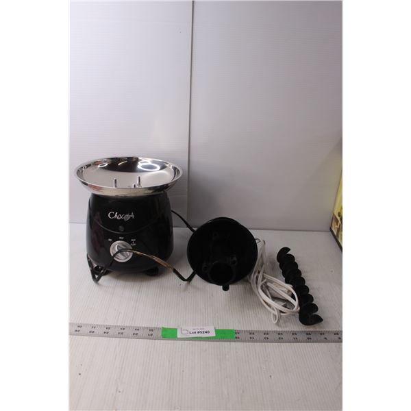 Chocoa Chocolate Fountain, Powers On