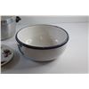 Image 5 : Ceramic Bowl, Plate and 10'' Cooking Pot with Lid