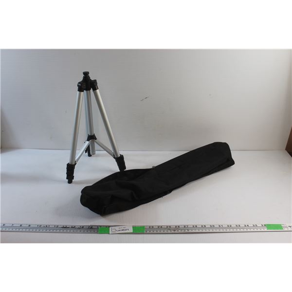 16'' Tripod and Case