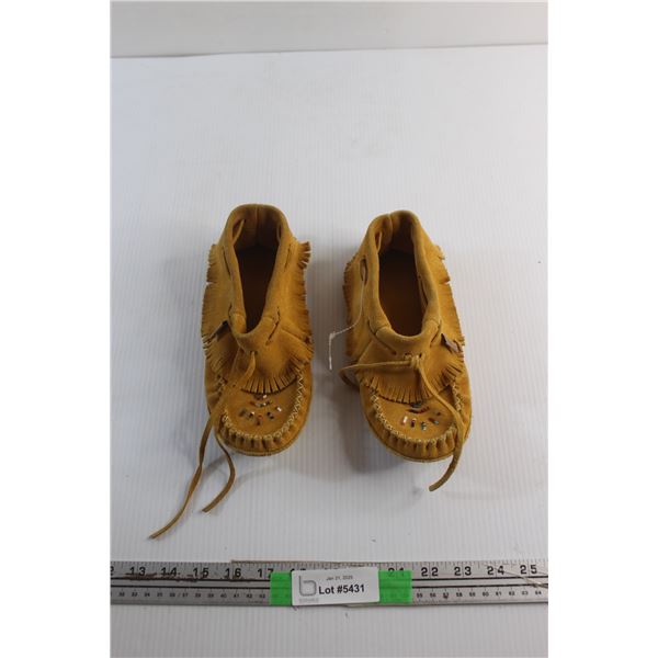 Laurentian Suede Leather Moccasins - Size 9''