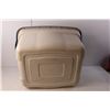 Image 3 : *Rubbermaid Storage Tote with Lid 14.5" Tall x 23" Long x 17" Wide