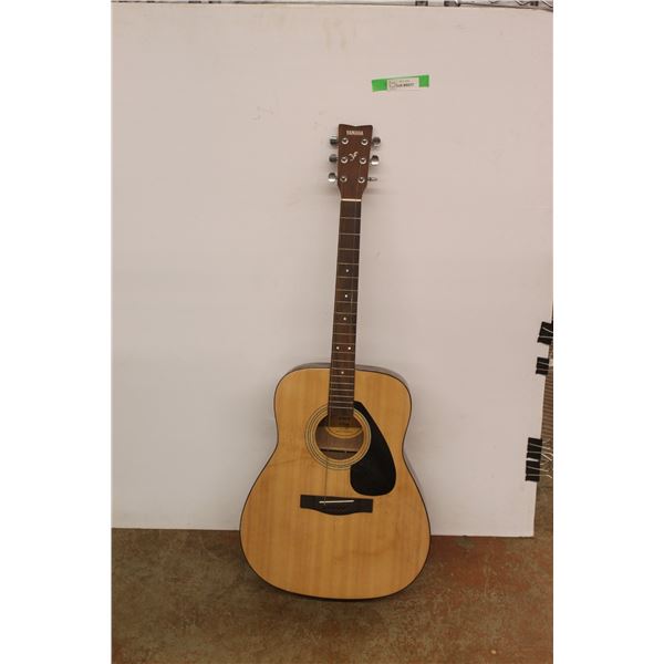 * Yamaha F310P Guitar