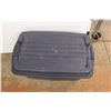 Image 2 : *Large Rubbermaid Tote 32'' x 18''