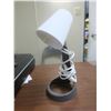 Image 4 : desk lamp