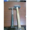 Image 1 : hammer and sledge