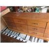 Image 4 : 7ftx31" 9 drawer dresser