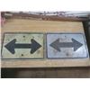 Image 4 : two left/right arrow signs