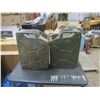 Image 1 : two military gas cans