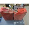 Image 4 : two military gas cans