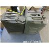 Image 4 : two military gas cans