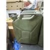 Image 4 : two military gas cans