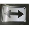 Image 2 : left/right sign