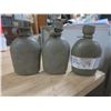 Image 1 : 3 military canteens