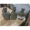 Image 2 : 3 military canteens