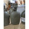 Image 4 : 3 military canteens