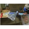 Image 1 : box of assorted household items