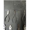 Image 4 : 1 box of assorted pliers