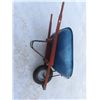 Image 2 : wheelbarrow
