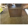 Image 3 : 2ftx19"x33" end table on wheels