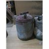 Image 3 : 4 vintage gas cans