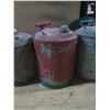Image 5 : 4 vintage gas cans